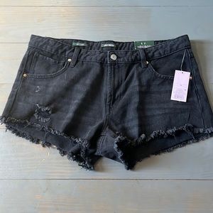 Women’s wild fable Size 14 Low Rise Distressed Jean Shorts -black